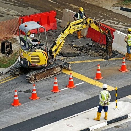 excavators-391143_1280